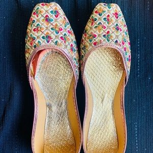 Pakistani/Indian khussa